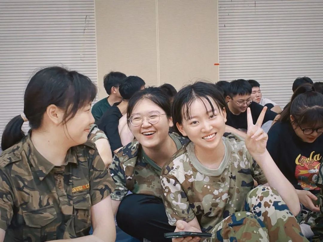 杩峰僵鍐涜绯诲垪,杩峰僵鍐涜鐗硅緫