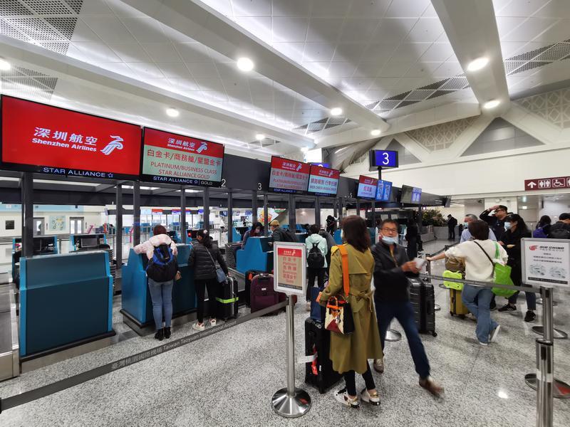 深台两地恢复直航!台胞笑容满满探亲忙