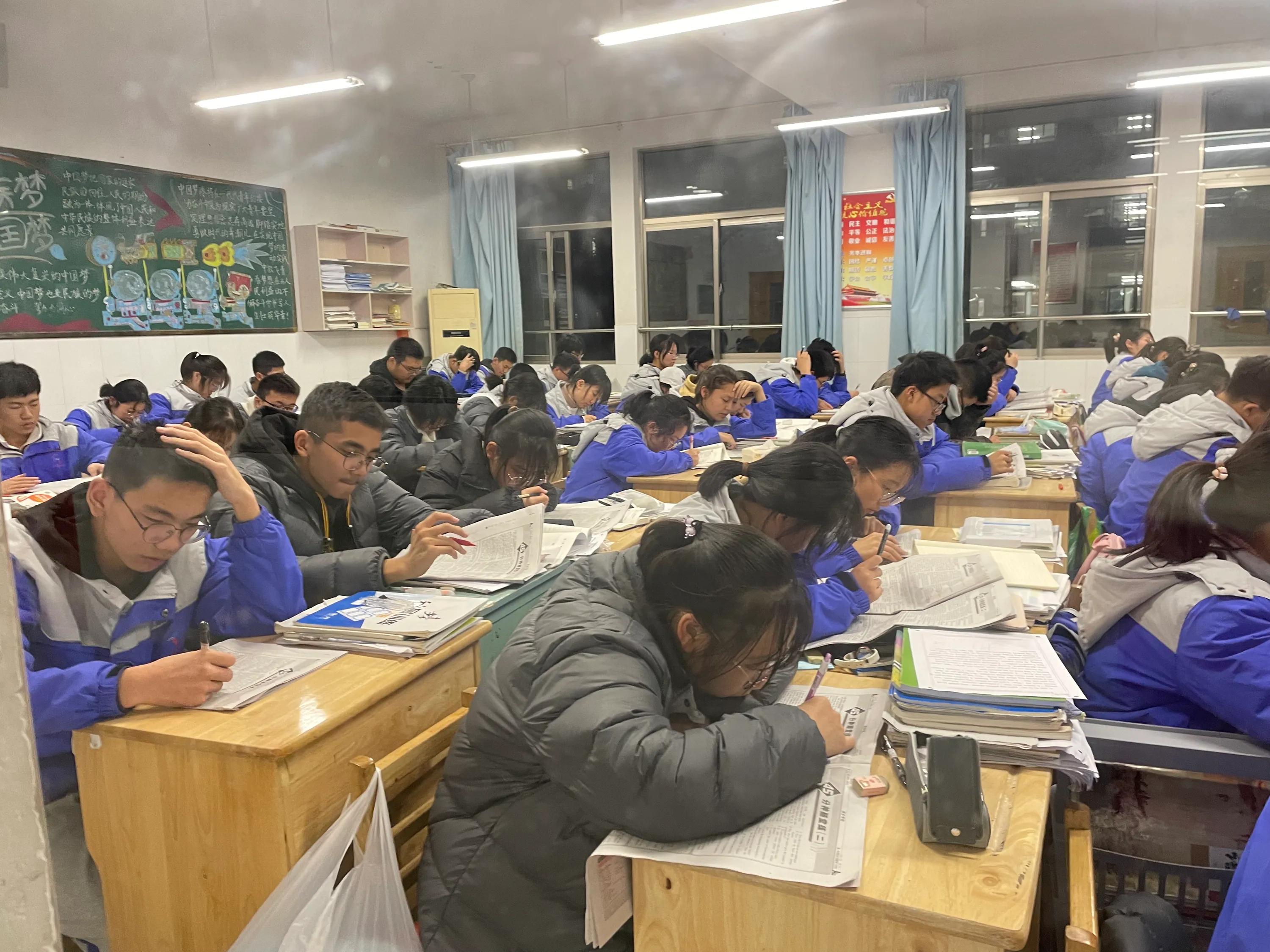 开学第99天：信息通用加物理热门话题巧翻译