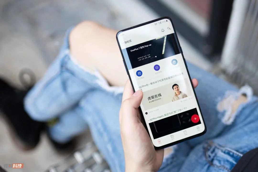 手机曲面屏有哪些优点和缺点,手机为啥不流行曲面屏了