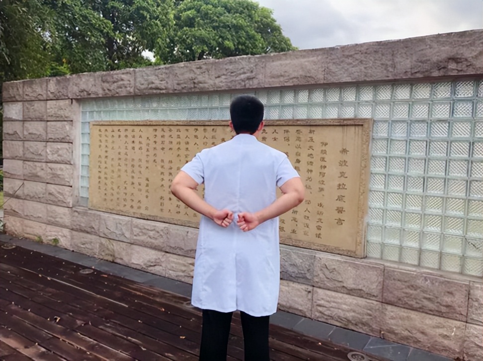 拍打筋骨拉伸操,拍打操疏通筋骨活气血