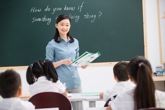 教师职业道德规范案例,教师职业道德和教育行为准则