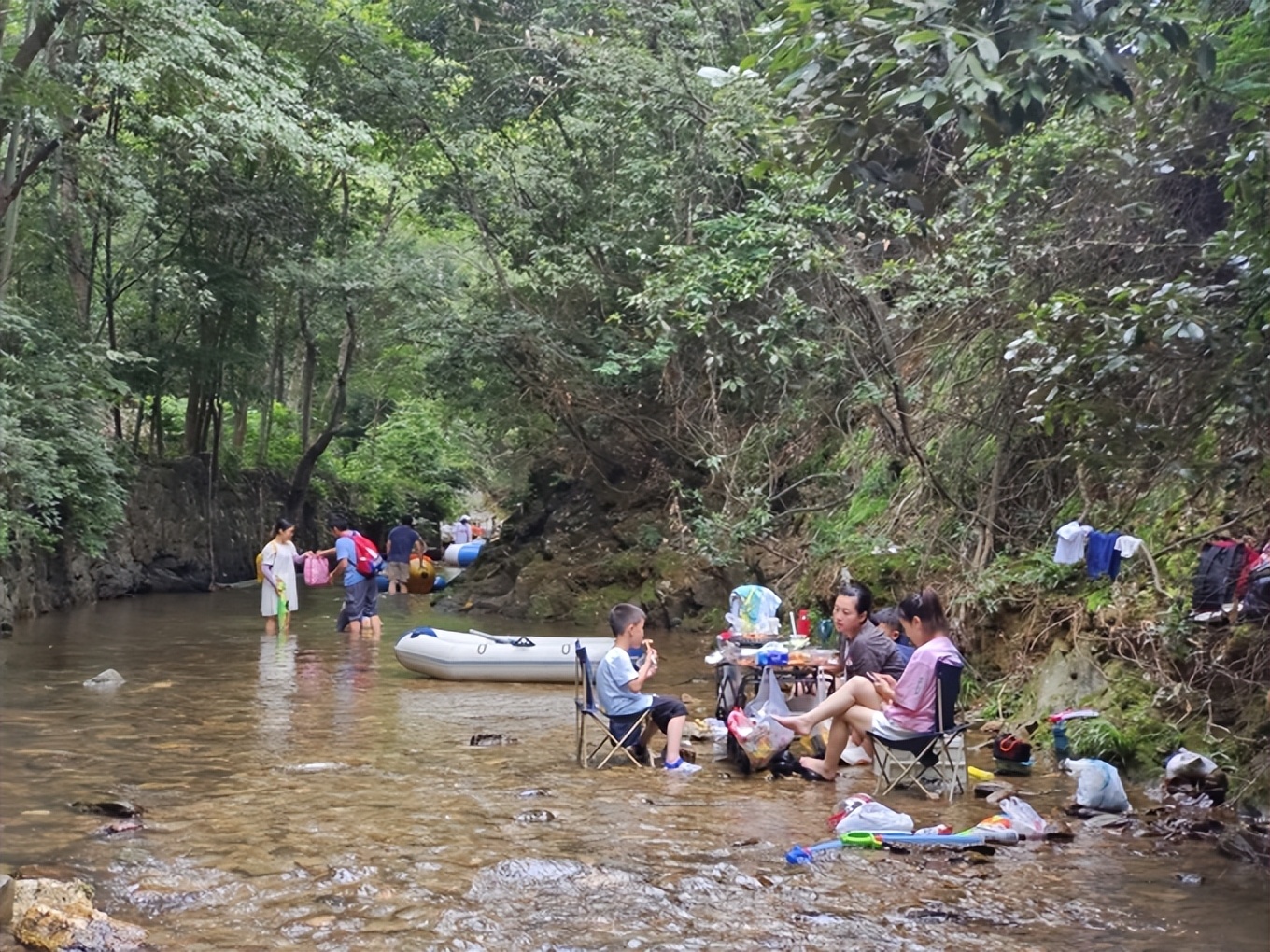 桑拿泡澡适合带小孩的地方,长沙避暑免费溯溪