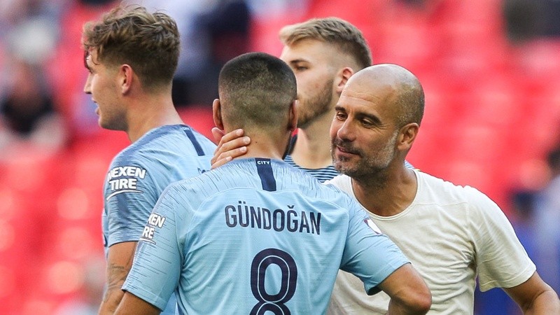 英超春节看点：除夕上演落魄豪门“让四”，初一安排两队争冠大戏