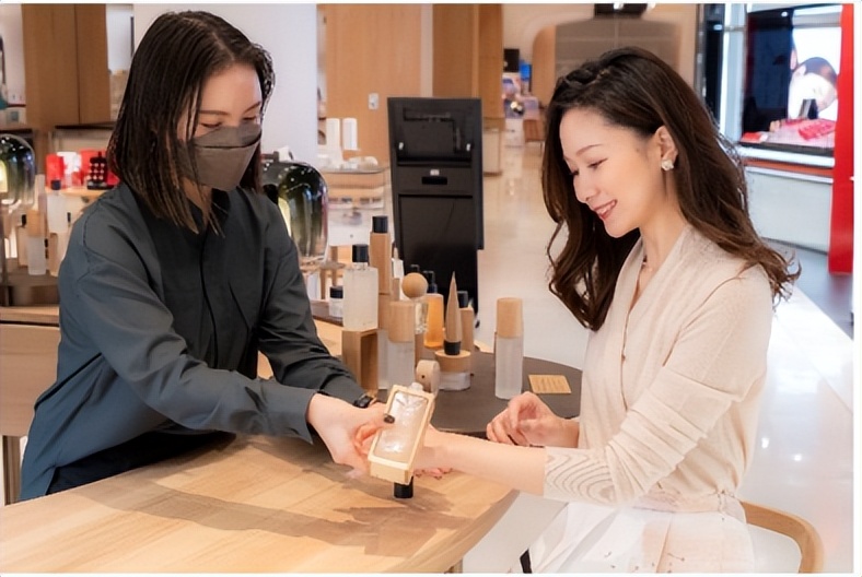 东京银座三越免税店 (东京三越免税店)