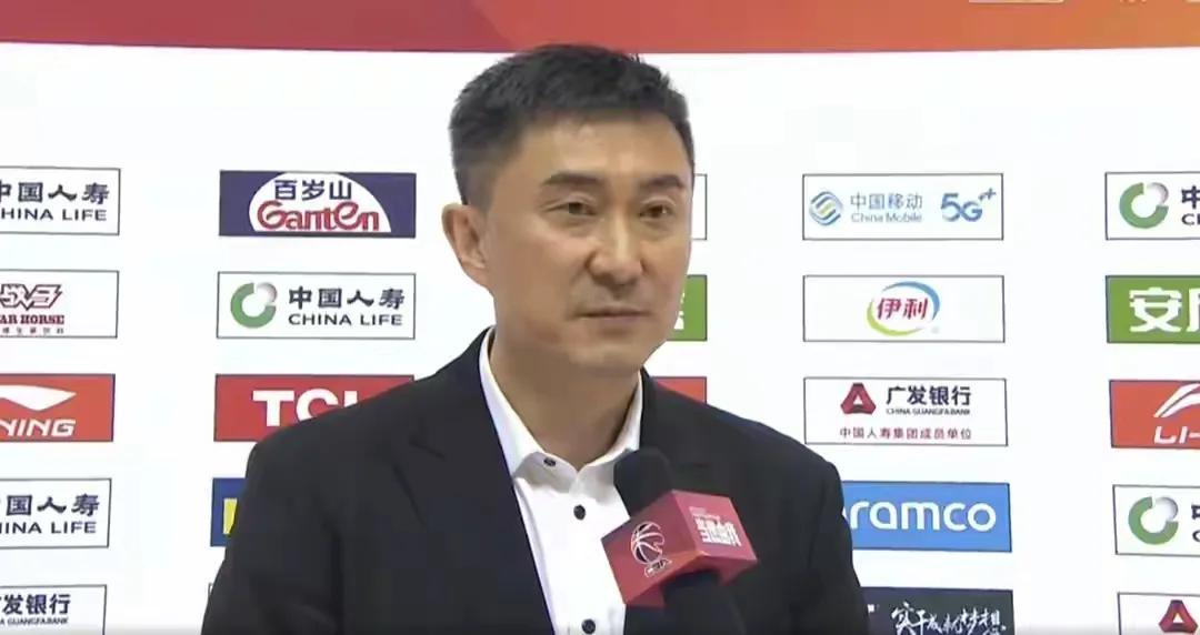 杜锋第一次5上5下战术,杜锋手握三大奇兵出击