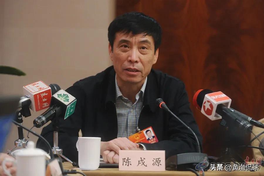 郑斌被警方带走视频,前国脚郑斌被带走