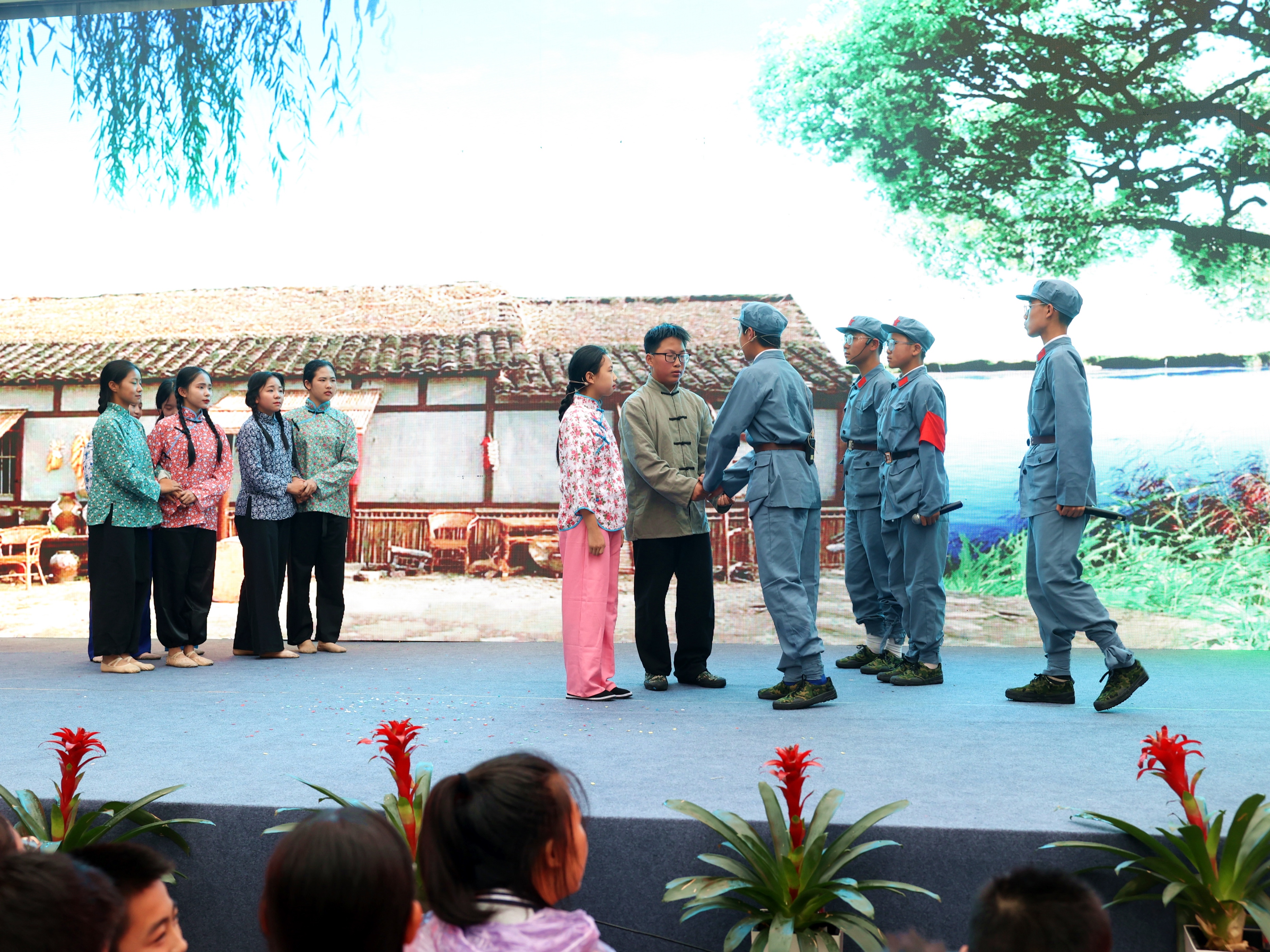 校园操场创意走秀,西安欧亚学校走秀