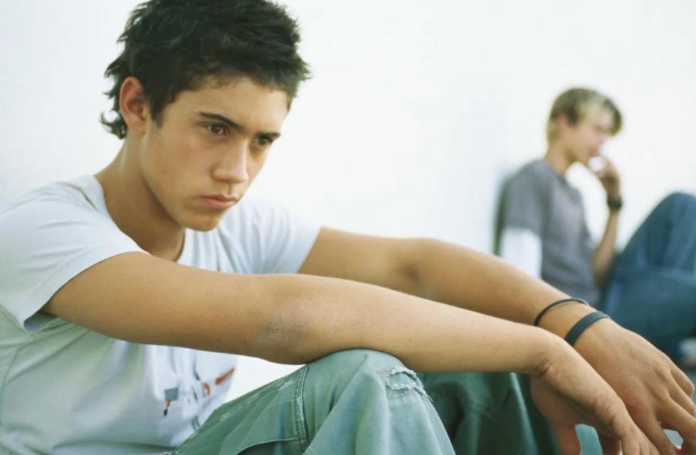 14岁女孩子叛逆期家长如何管教,十五岁的女孩叛逆该如何教育