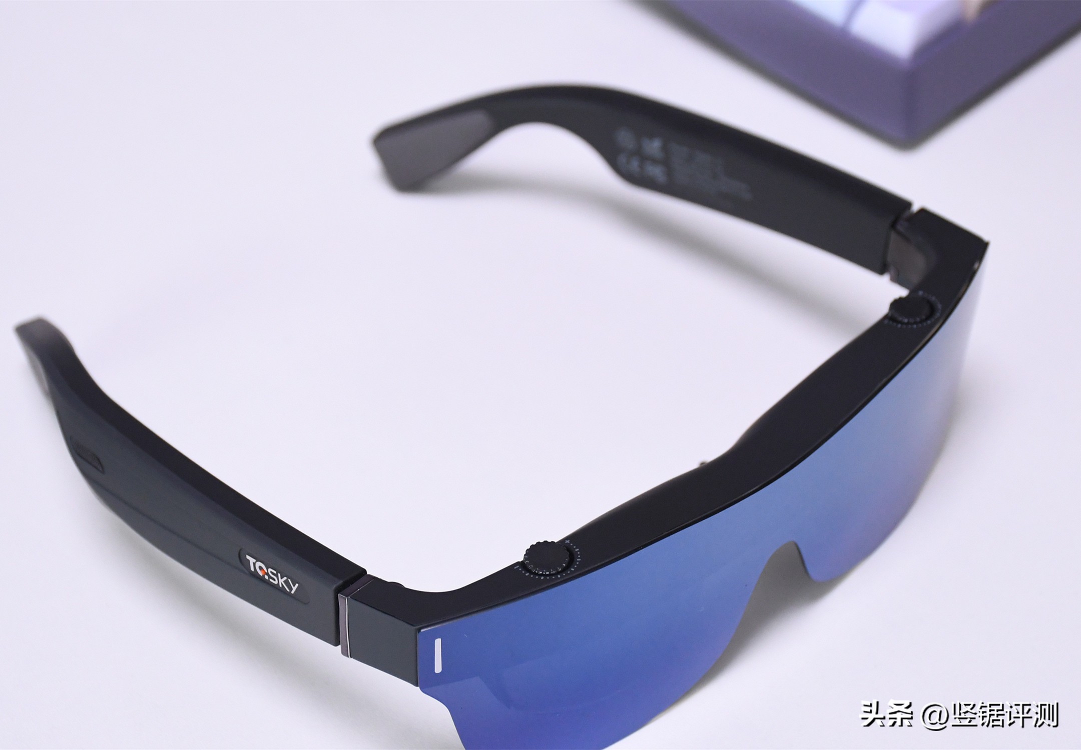 能带来“150寸”观影体验的智能眼镜！TQSKYT1视听智能眼镜评测