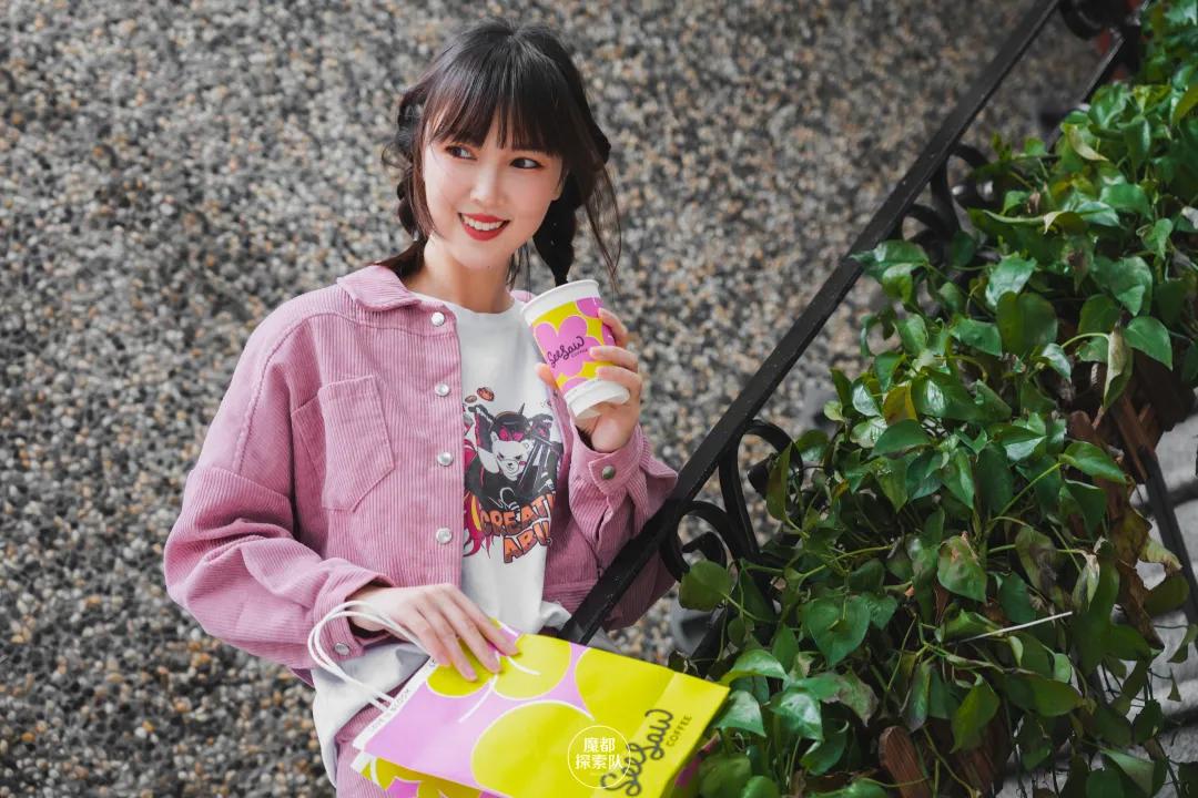 上饿了么搜“桃花季”，来SeesawCoffee领取你的「春日桃花」