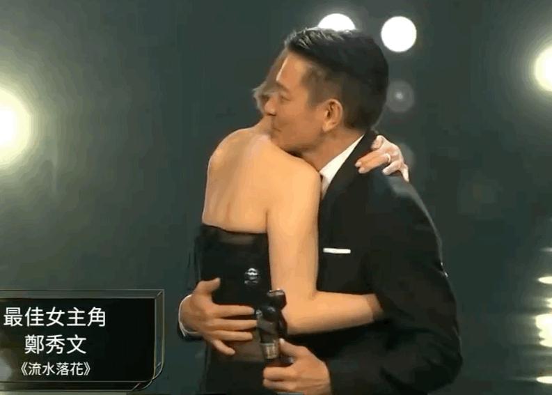 对不起，她被封神，不是「爽剧」