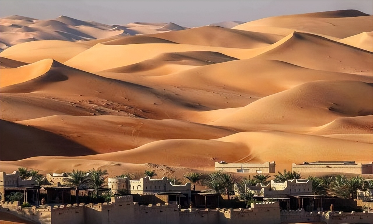 全球“败家女王者”，一条*裤内**价值五十万欧，丈夫死后因欠账被告