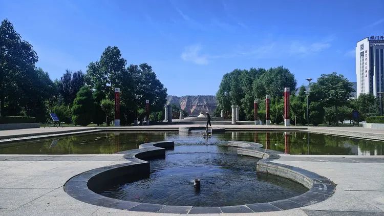 刘家峡水景公园全景图片,刘家峡滨河小城