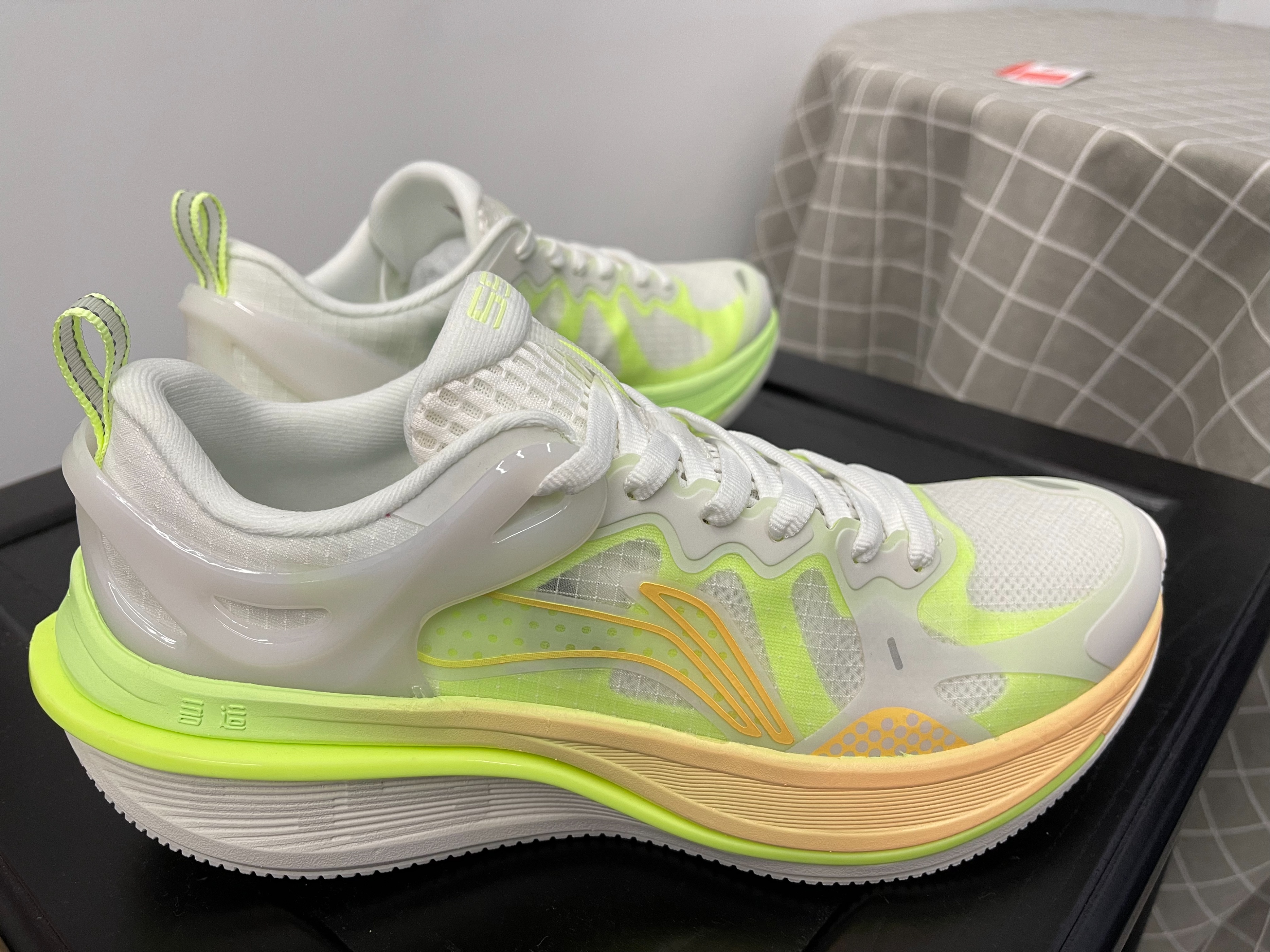 吾适lite2.0是什么中底,吾适lite2.0真实测评