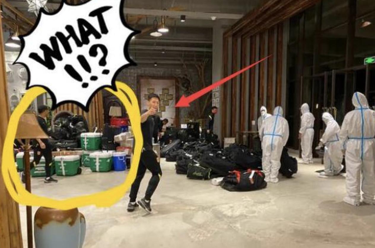 男足回国被拒绝接待的后续处理,国足108人包机