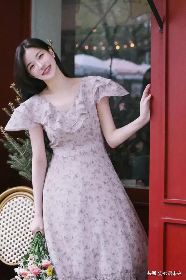 站在岁月的巷口，回眸，浅笑嫣然