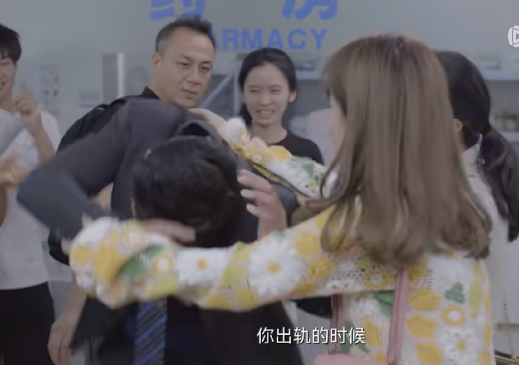 妻子和三儿同时产检,妻子三胎生双胞胎