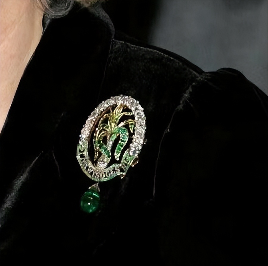 英国王后卡米拉年轻时身材好吗,卡米拉黛妃的珠宝