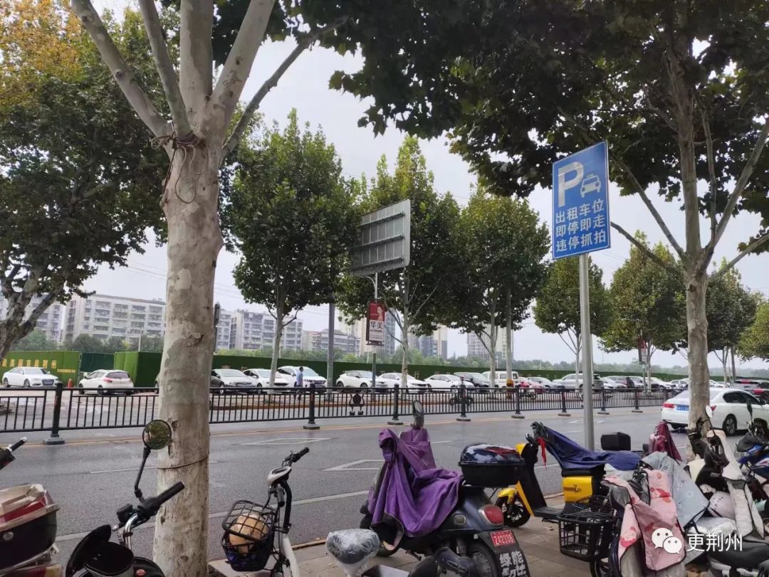 荆州万达对面的地块,荆州万达附近新修建的房子