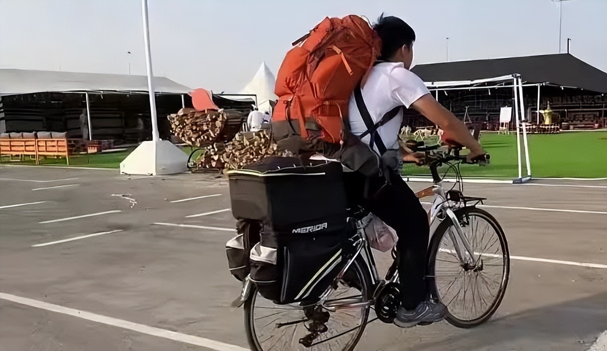 中国小伙徒步环球世界,中国小伙骑行2000公里到达卡塔尔