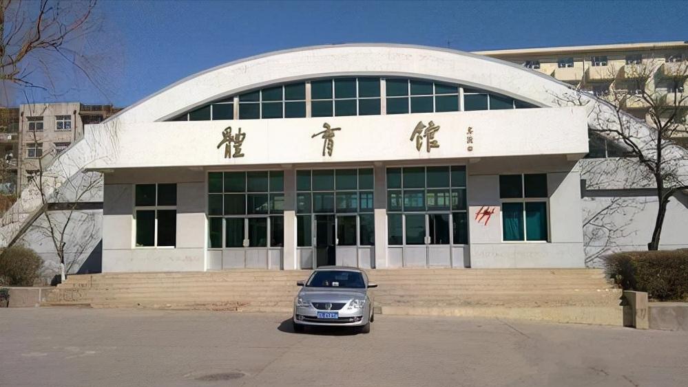 国内一所双非大学,位于港口,当地认可度高,有企业扶持易就业