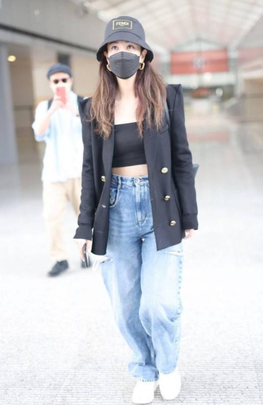 郑希怡穿衣风格有哪些类型,郑希怡的穿衣搭配