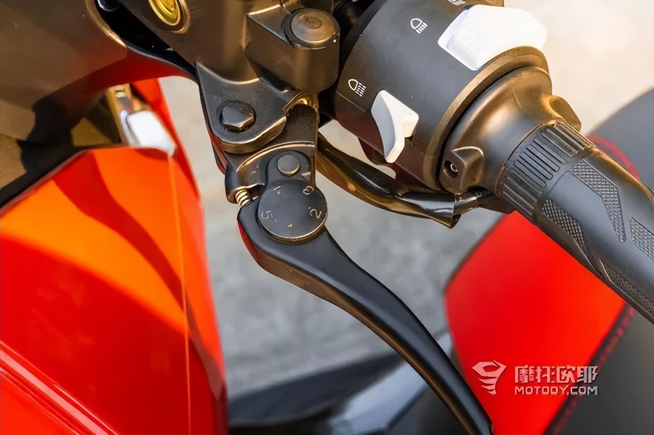 台荣捍卫者tr300t品质如何,台荣捍卫者tr300