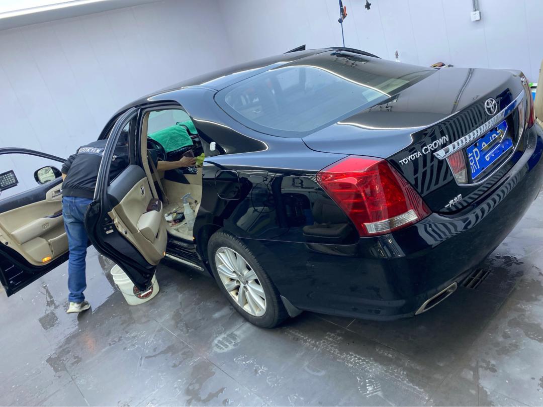 皇冠3.0经典老车翻新复活视频,丰田皇冠13代翻新