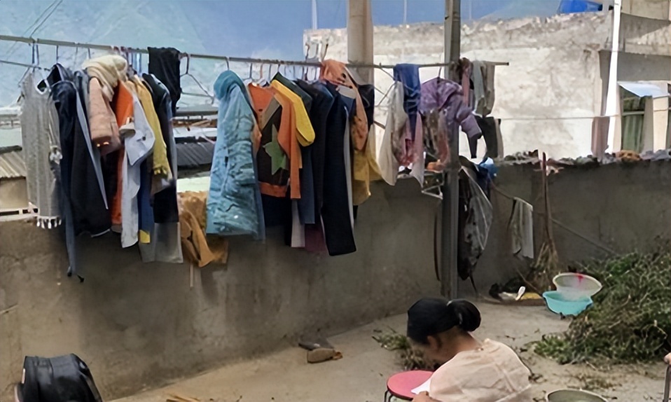 四川丈夫打死妻子的真实事件,女子半夜回家发现丈夫已经被害