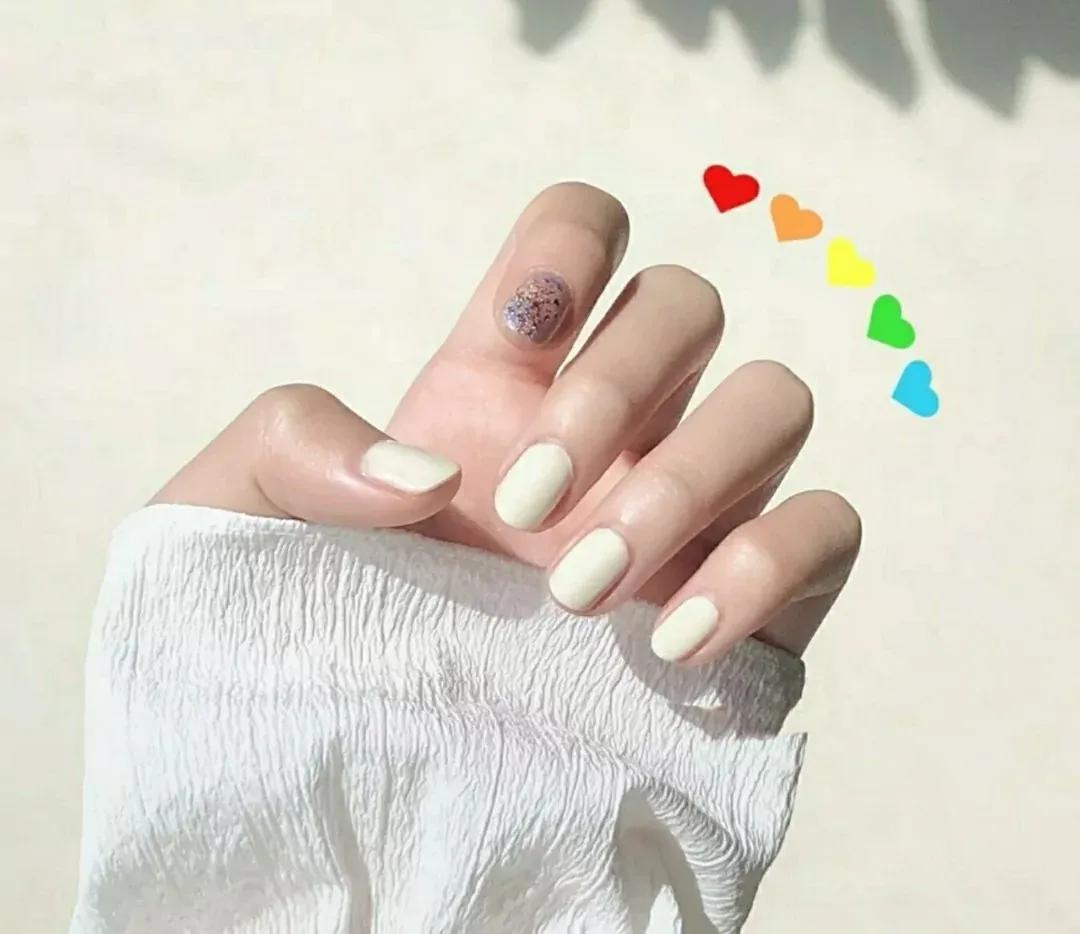 哑光美甲和亮面美甲,美甲教程和美甲技巧