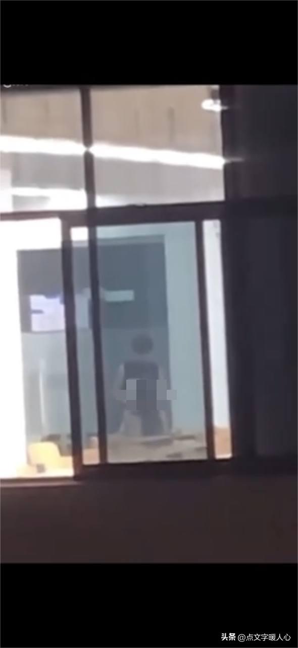 四川传媒学院情侣深夜教室不雅视频曝光！网友直呼辣眼睛