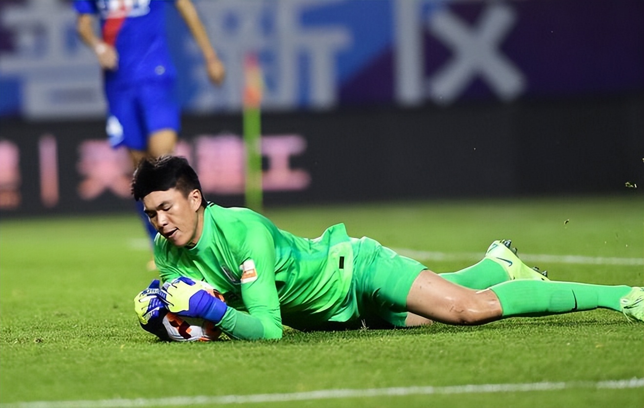 中国男足被罚红牌,中国男足被处罚了吗