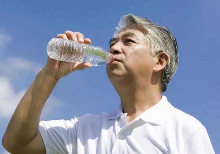 糖尿病人科学喝水,糖尿病人饭前喝水还是饭后喝水