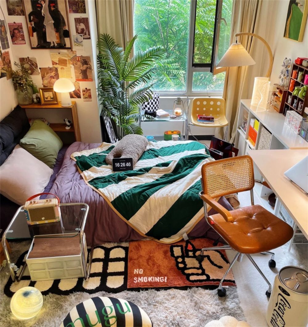 北京姑娘晒15㎡“极繁”卧室,东西虽多虽杂却乱中有序,太喜欢了