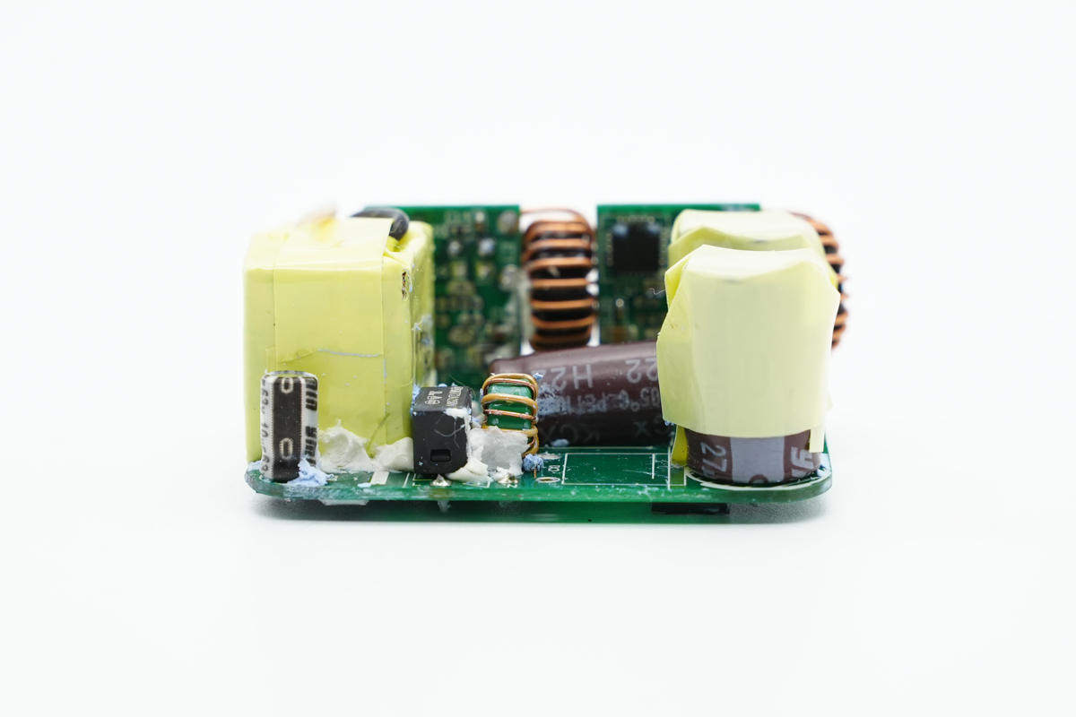 aohi奥海30w氮化镓充电器拆解,倍思氮化镓三代65w充电器拆解视频