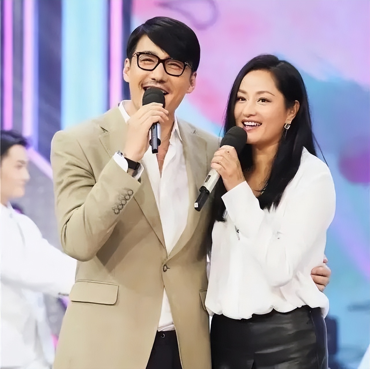 《浪姐4》热播,52岁瞿颖迅速翻红,是因为踩中了三个“*规则潜**”