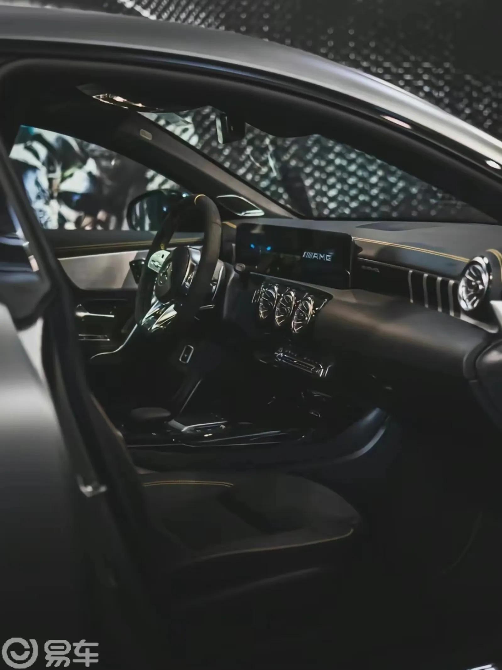 名爵mg5vs奔驰cla,名爵5和cla