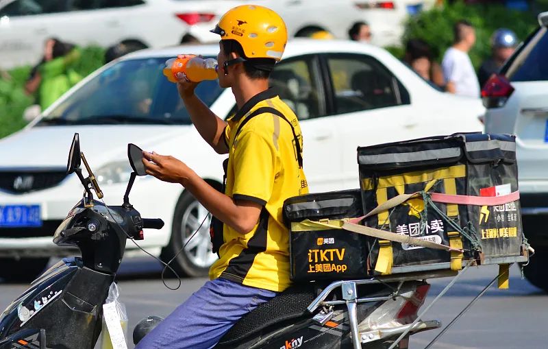 高温补贴气温是看当地报的为准吗,气温不到高温要发高温补贴吗