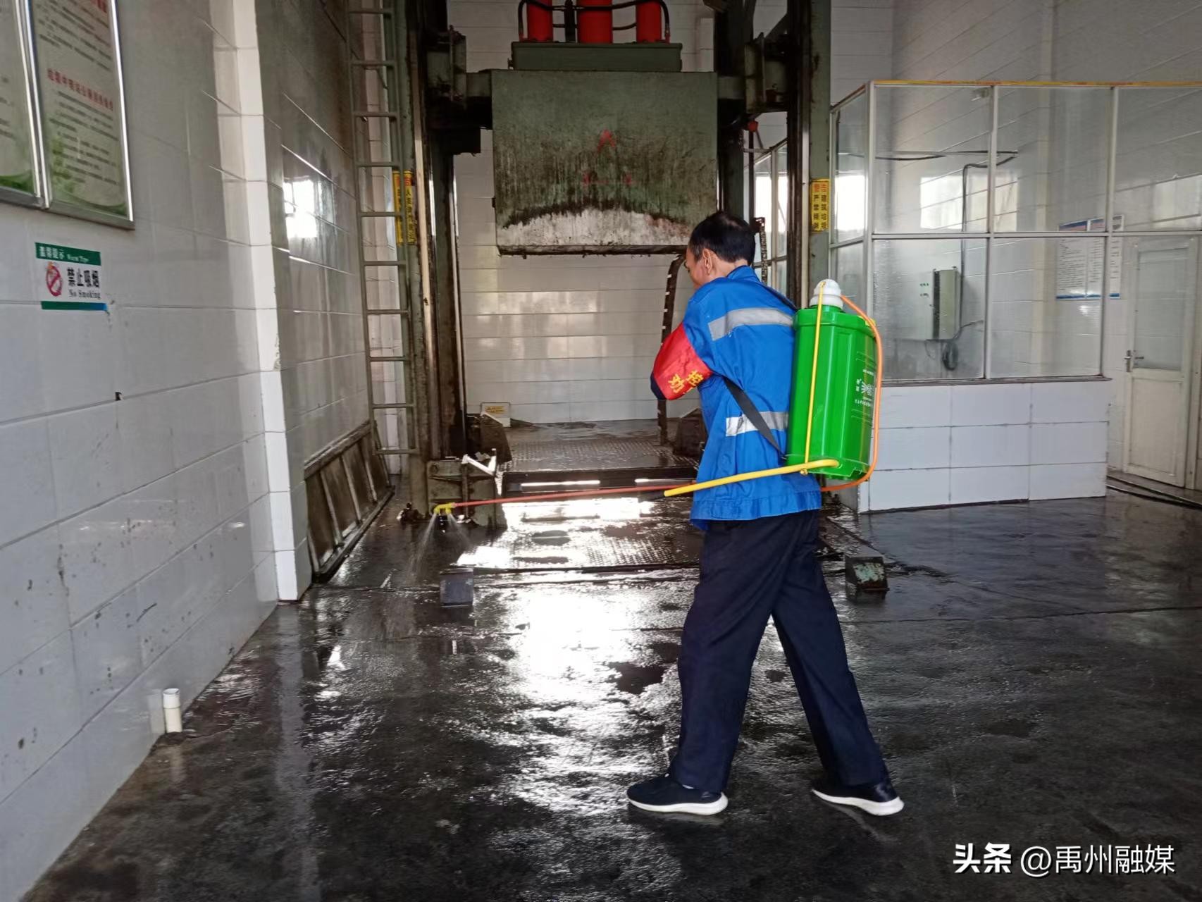 禹州环卫：干净整洁迎国庆同心共创文明城