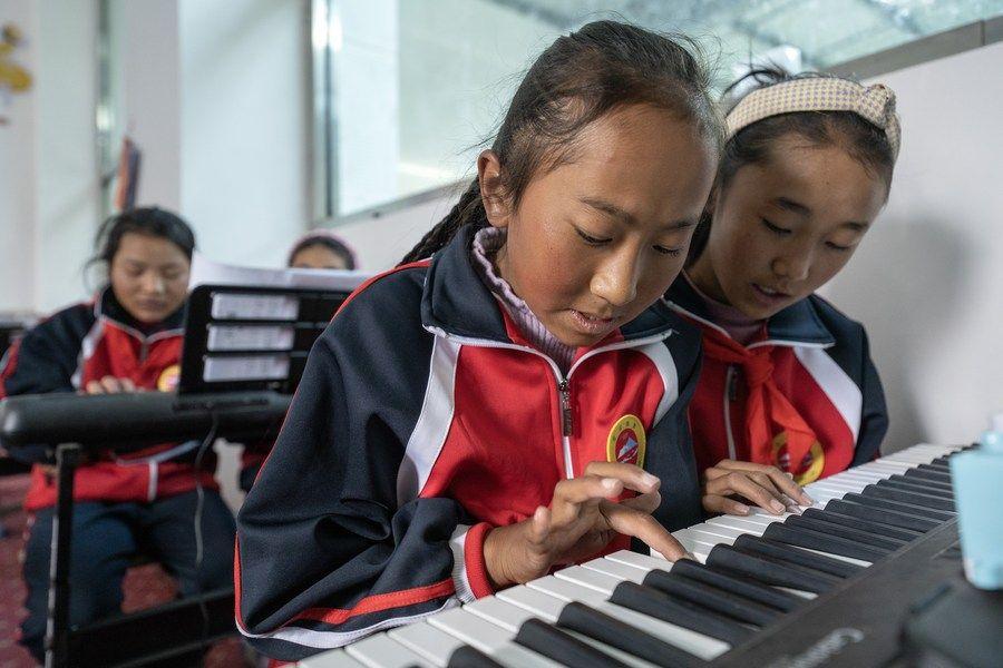 珠峰脚下网上课,珠峰钢琴曲