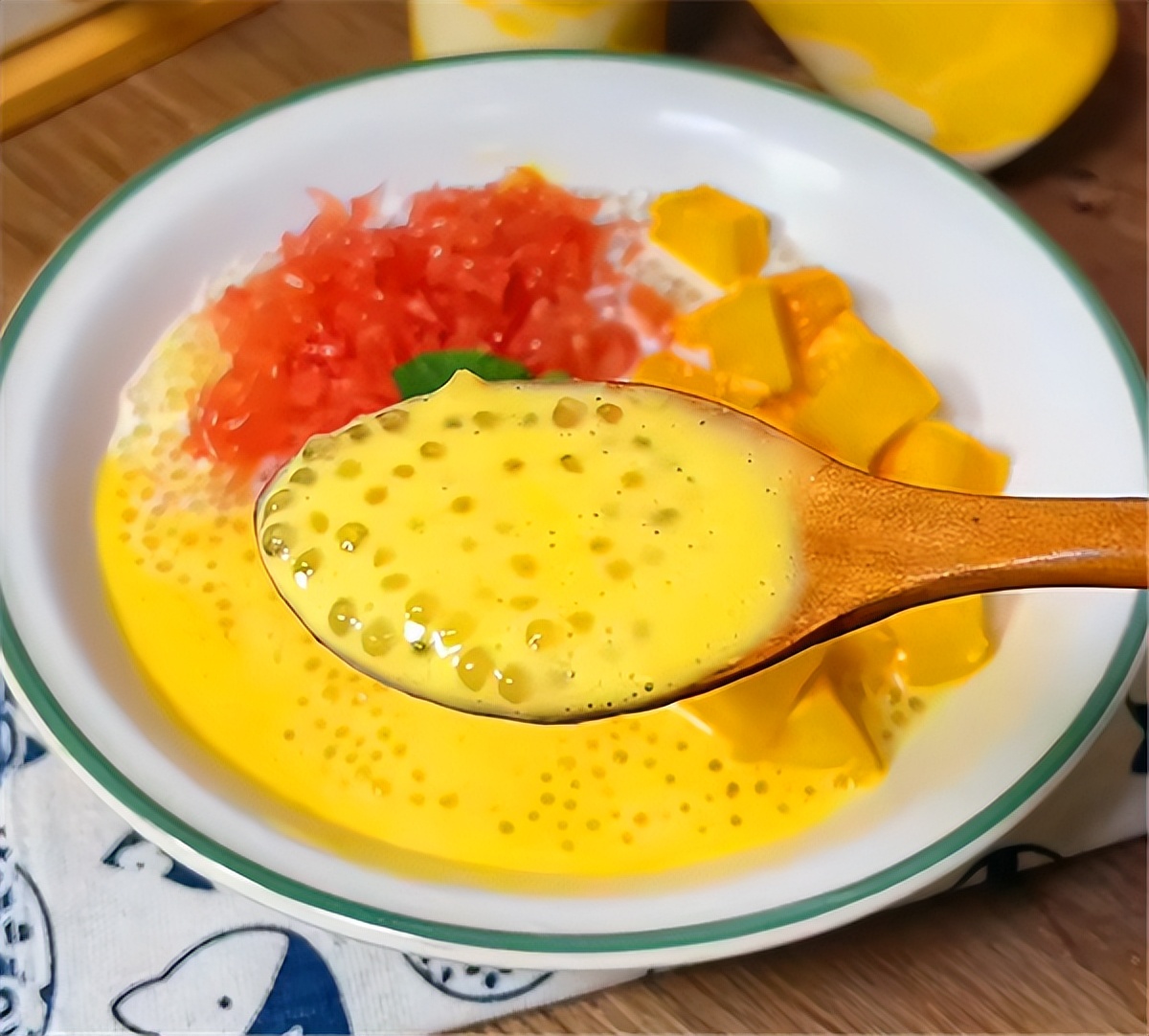 杨枝甘露做法简单又好喝,在家做杨枝甘露甜品