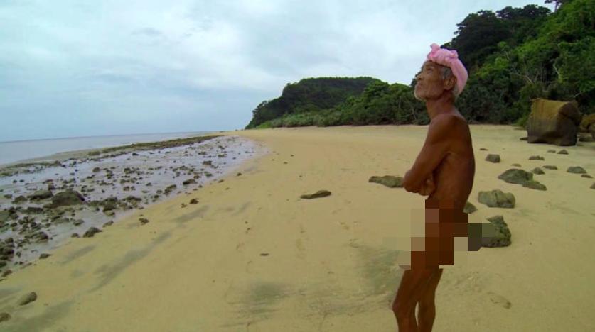 73岁日本大爷荒岛生活,日本老人裸居海岛