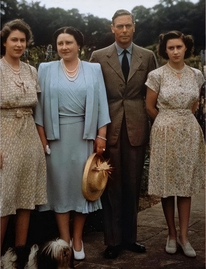 英女王棺椁下葬,英女王葬礼为什么停尸十天