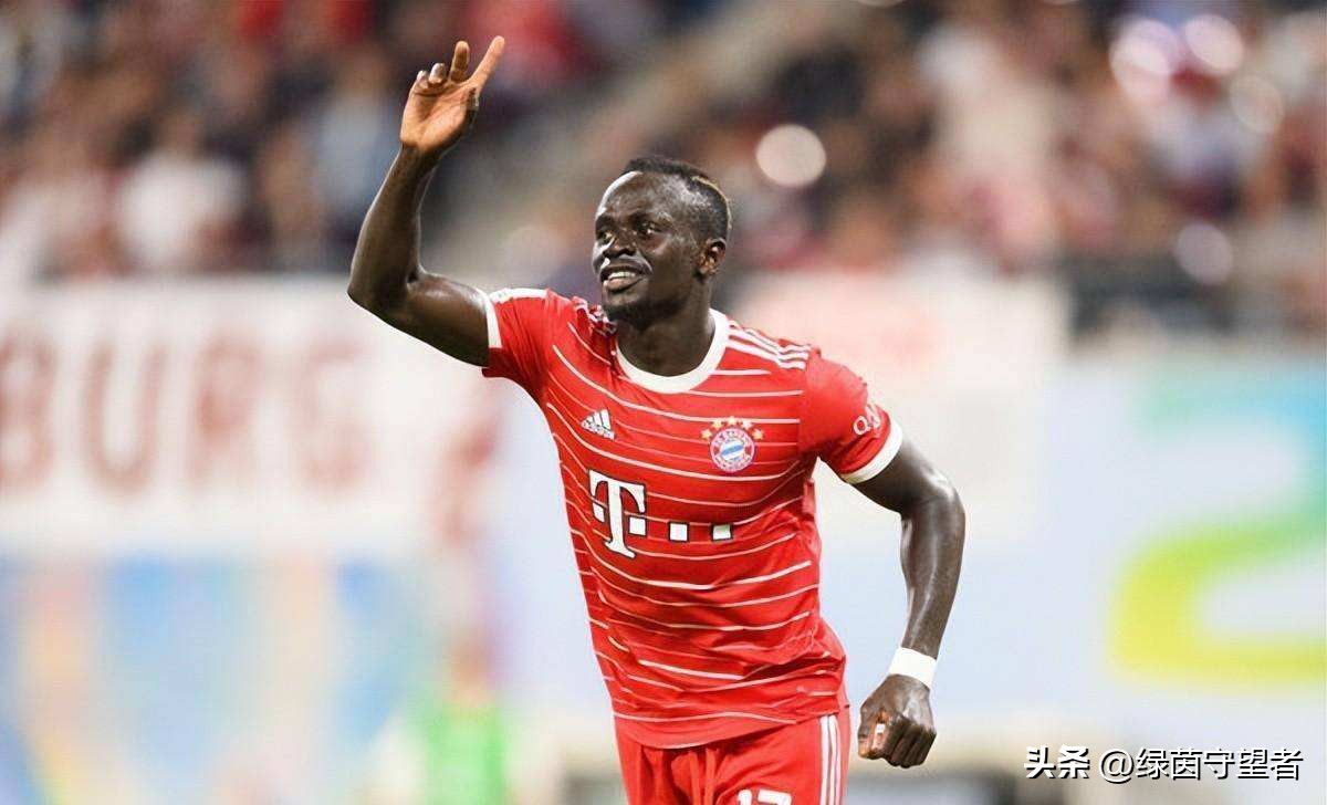 莱万和本泽马谁厉害,本泽马金球奖还有悬念吗