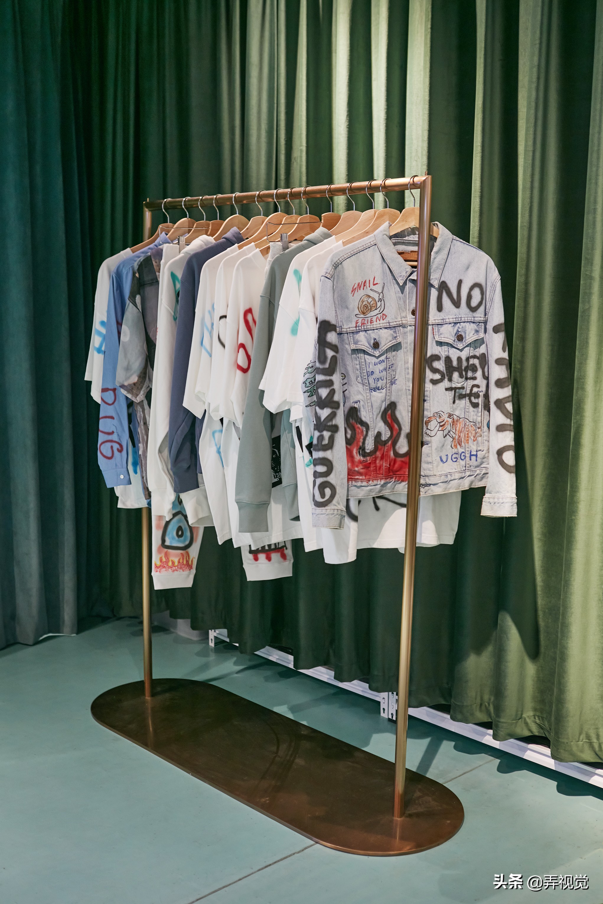 鏃ョ郴娓灏忎紬娼墝,灏忎紬鏃ョ郴娼墝