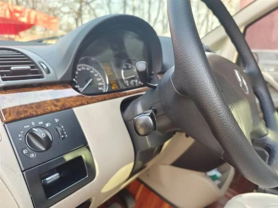 改装房车奔驰,改装房车奔驰威霆