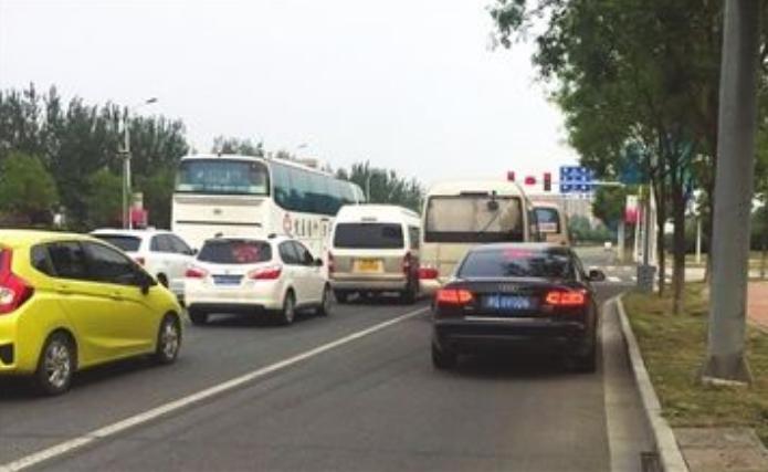 私家车走非机动车道罚多少,红绿灯路口撞到自行车谁的责任