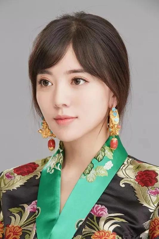 阿兰·达瓦卓玛青藏高原伴奏,阿兰达瓦卓玛月光