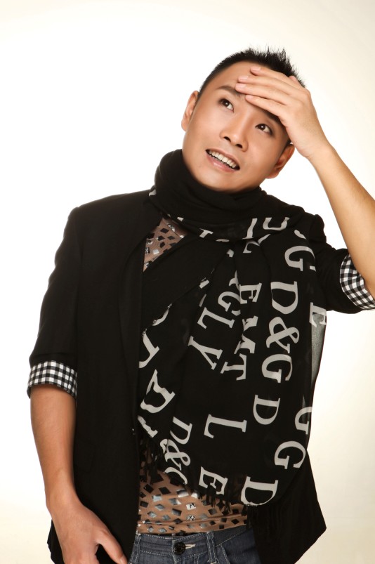 祁隆采访的农民歌手,歌手祁隆是哪个乡镇的人